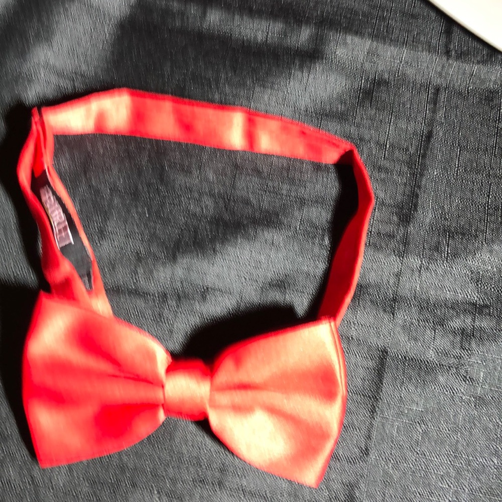 Burlett Bow Tie in beautiful Red. Hand made of 100% Polyester Adjustable strap